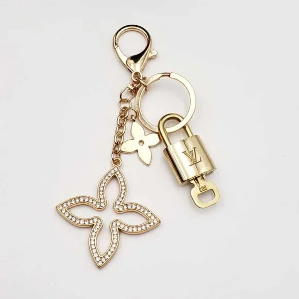 Louis Vuitton Gold Padlock 🔒 Key Set Authentic LV w/ Unbranded Clover Keychain - Picture 2 of 9